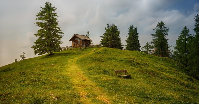 Hébergement écologique en montagne pour voyageurs : 7 adresses qui changent tout